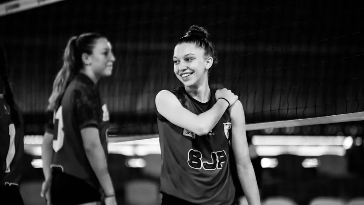 Fenerbahçe Kadın Voleybol Takımı'nda 6 Oyuncuyla İlişkiler Kesildi