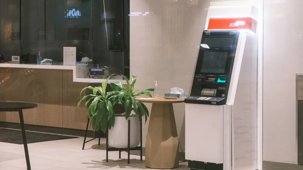 Eski Çalışan, ATM'den 500 Bin Lira Çaldı: Hırsızlık Güvenlik Kamerasında