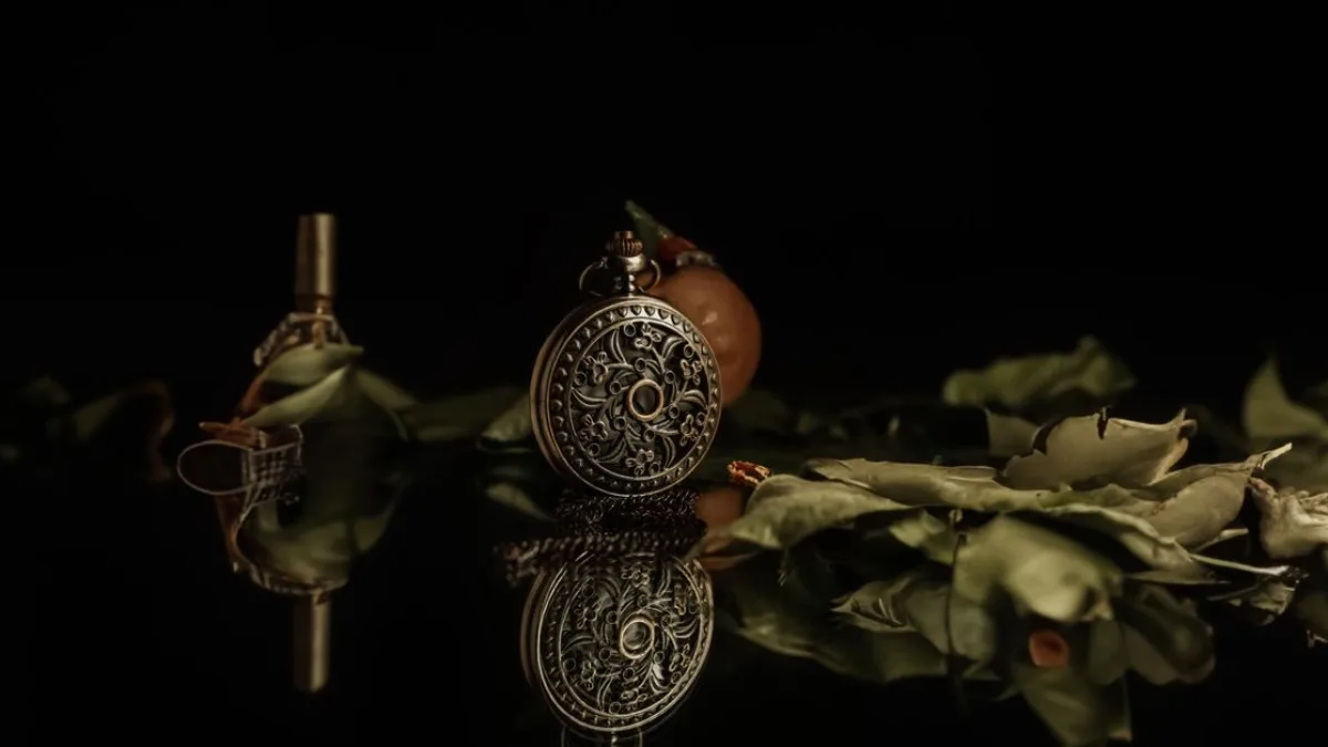 Hande Yener, Özel Eşyalarını Satışa Sunarak Gelir Elde Edecek