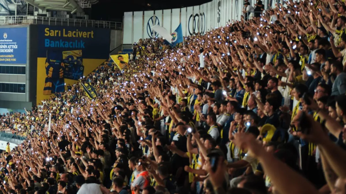 Fenerbahçe formasını çıkarttıran taraftara soruşturma açıldı