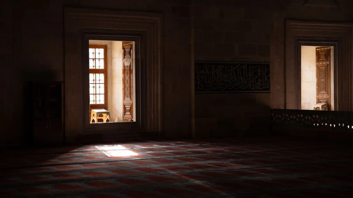 Eyüpsultan Camii'nde silahlı çatışma: İki kişi gözaltına alındı